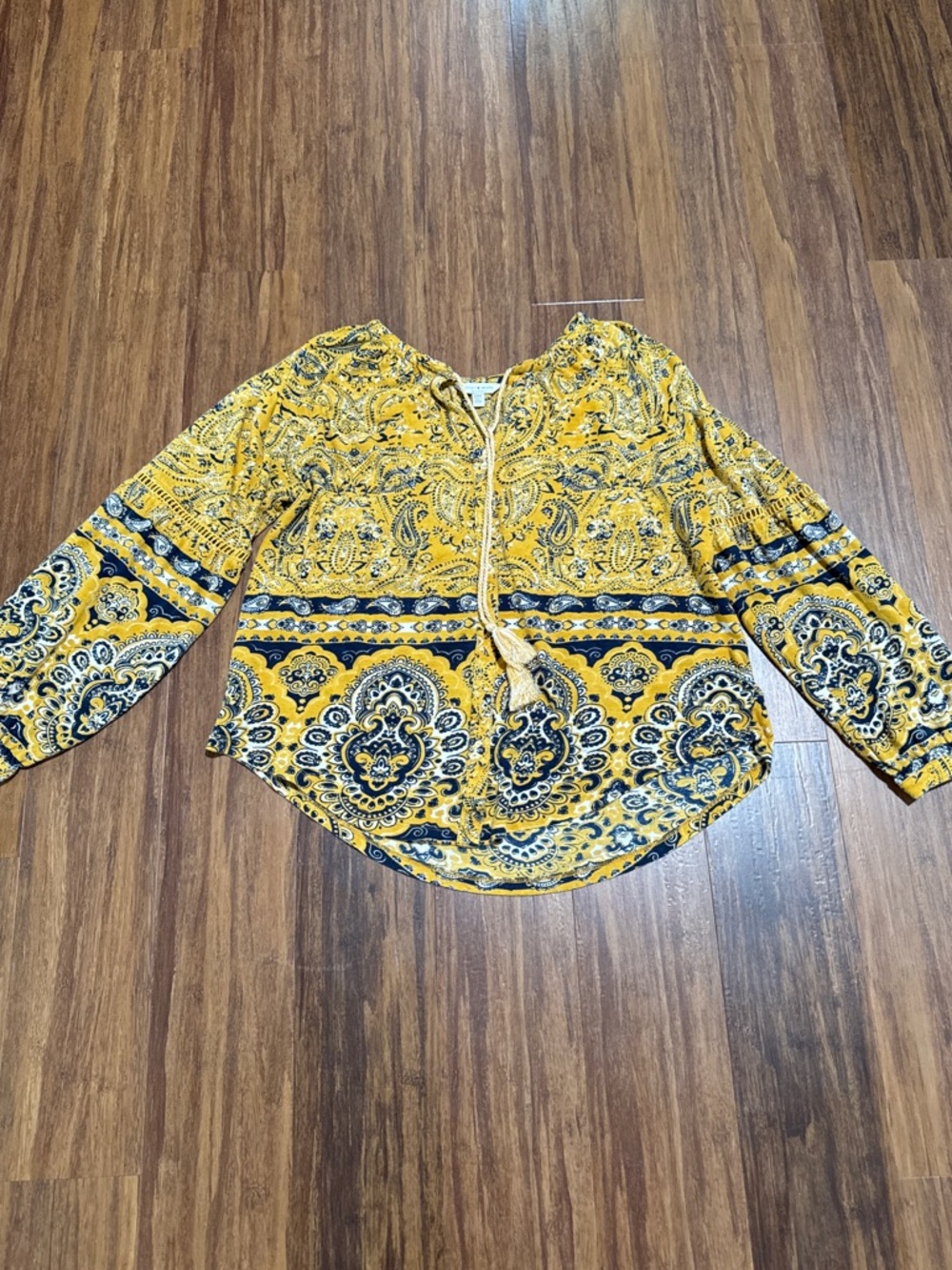 Lucky Brand M Yellow Blue Paisley V-Neck Long Sleeve Boho Knit Blouse Tassel Tie